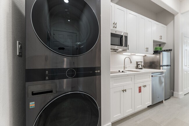 Building Photo - 3516 Noah St