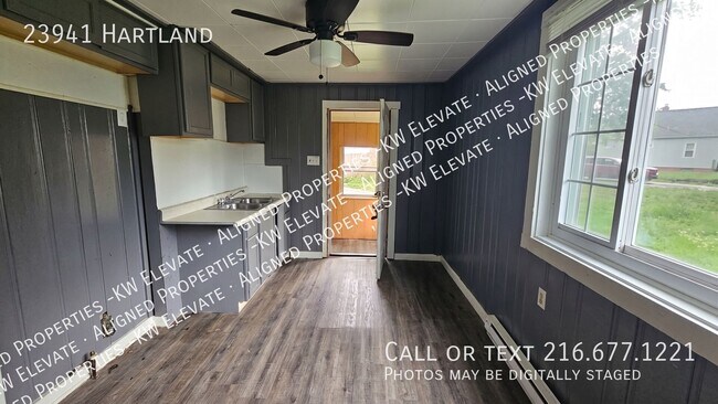 Building Photo - 23941 Hartland-