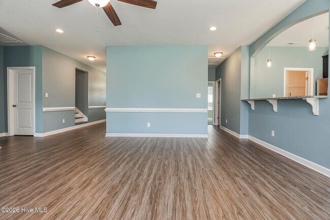 Building Photo - 223 Holly Grove Ct E