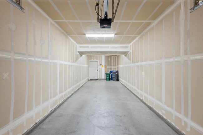 Building Photo - Amazing Newer Constructed 3br/2ba San Ramon Condo for Rent! Top Floor! Centrally Located for Conv...