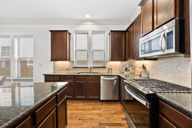 Building Photo - 8758 Kempwood Dr