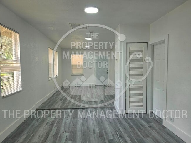 Building Photo - 4105 N 29th St