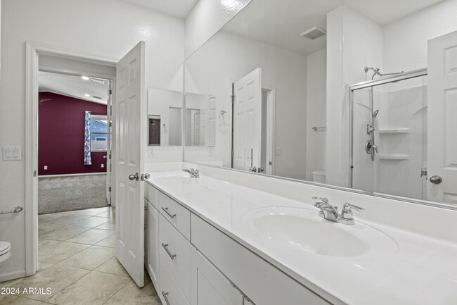 Building Photo - 5345 W Desert Hollow Dr