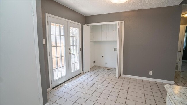 Building Photo - 10606 Topperwein Dr