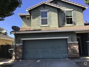Building Photo - Move in Special $200.00 off first month's ...