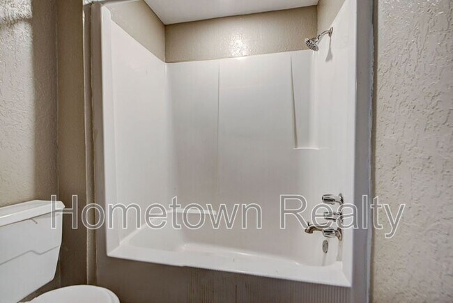 Building Photo - 7301 Edenborough Dr