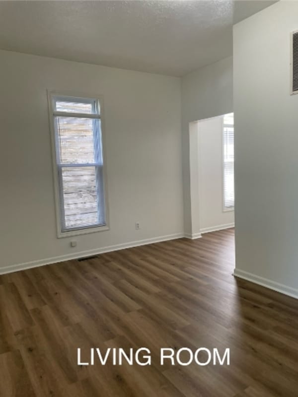 Building Photo - 219 E 13th St