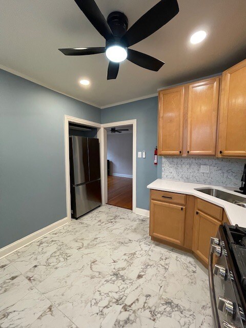 Building Photo - 9210 S Loomis St