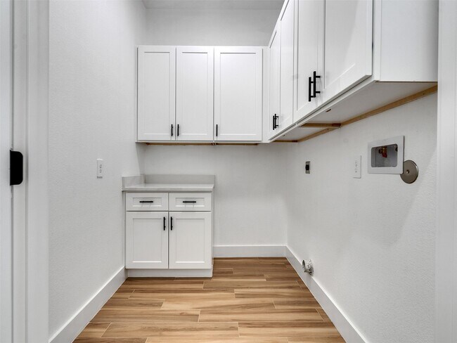 Building Photo - 4421 Reed Rd