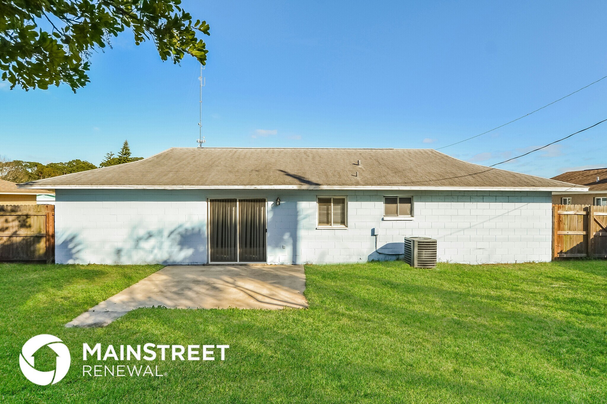 Building Photo - 2000 Burning Tree Dr