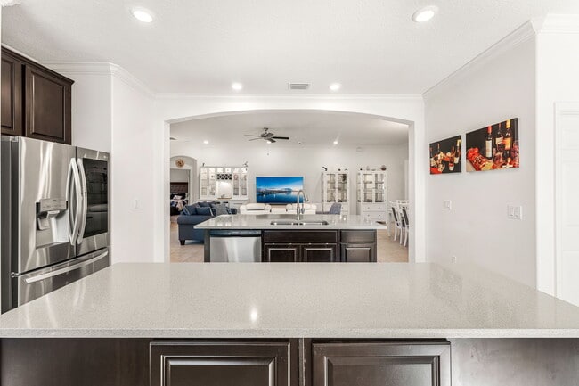 Building Photo - 6435 Montserrat Dr