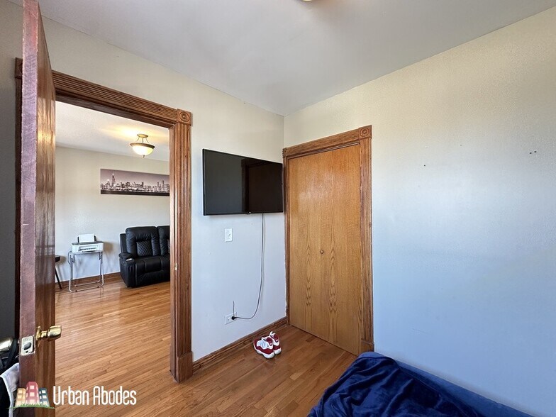 Building Photo - 3532 N Elston Ave