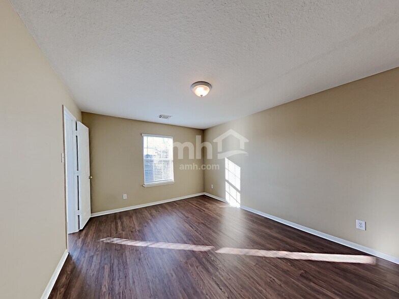Building Photo - 4719 Blue Spruce Hill St