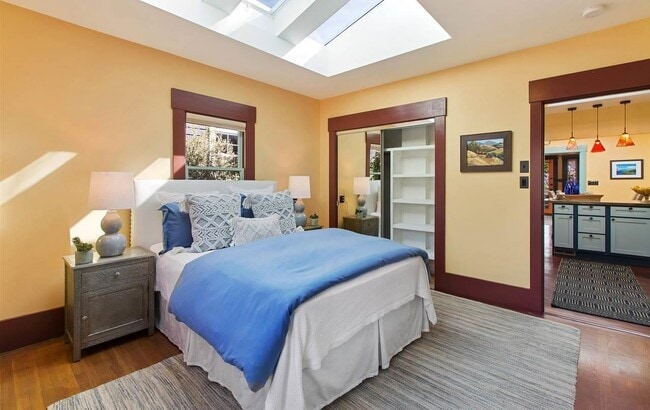 Building Photo - 448 60th St