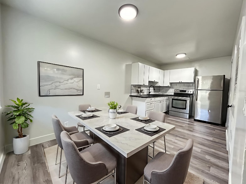 Building Photo - 1340 S 200 E