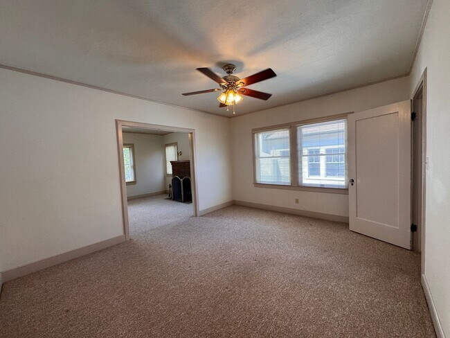 Building Photo - 1029 33rd St