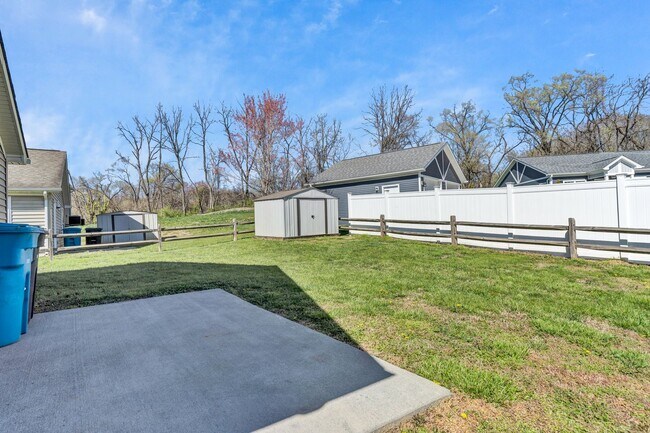 Building Photo - One-Level-Living near Vinton