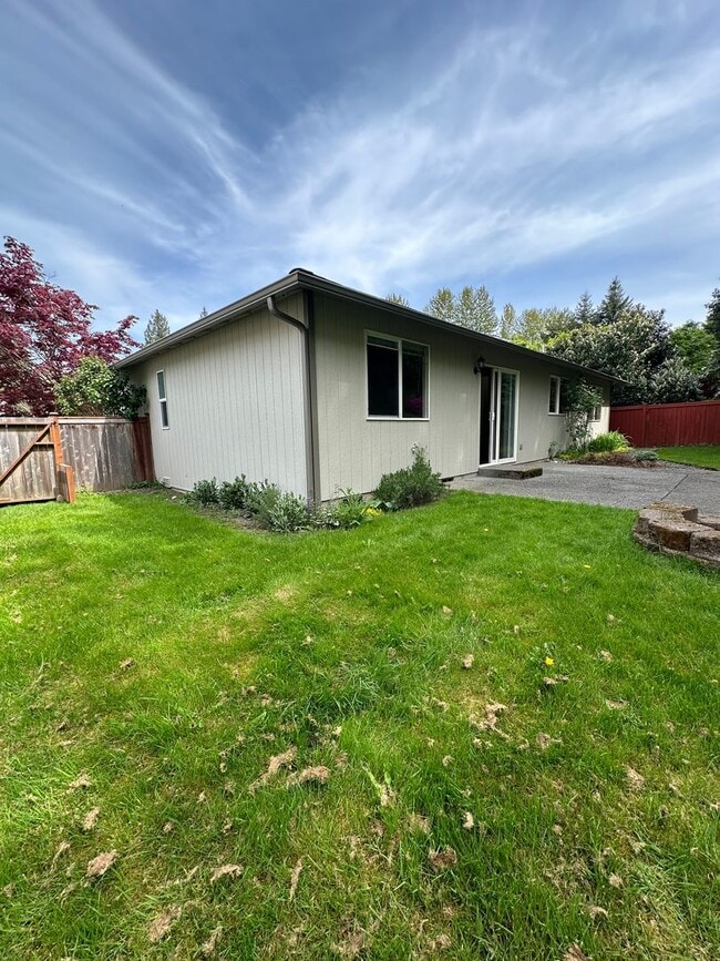 Building Photo - Granite Falls Rambler