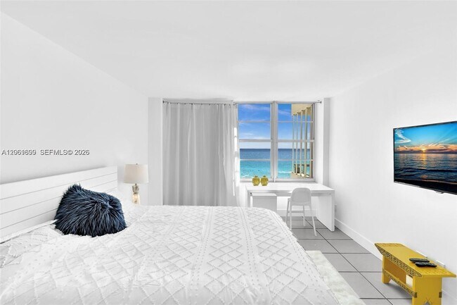 Building Photo - 5161 Collins Ave