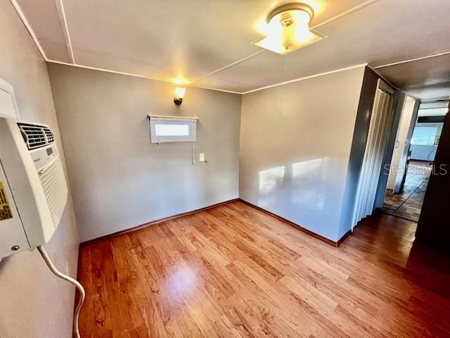 Building Photo - 825 Oakwood Dr