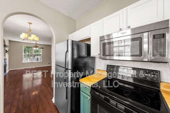 Building Photo - 8130 Kings Creek Dr