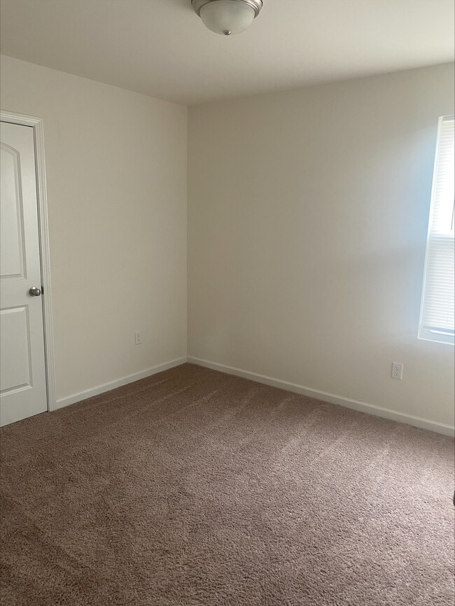 Building Photo - 603 Deborah Ct