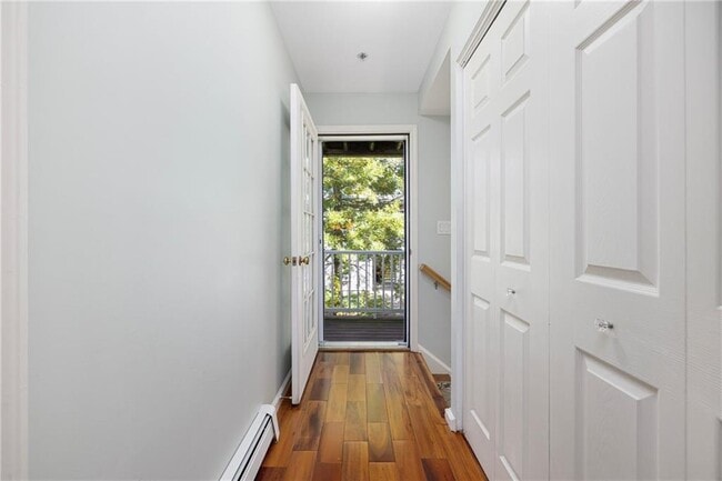 Building Photo - 231 Maple Ave