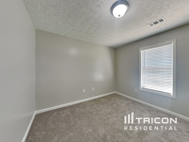 Building Photo - 130 Cross Creek Dr