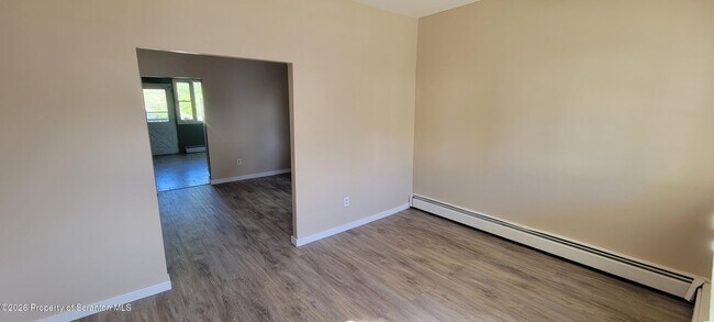 Building Photo - 32 Murray St