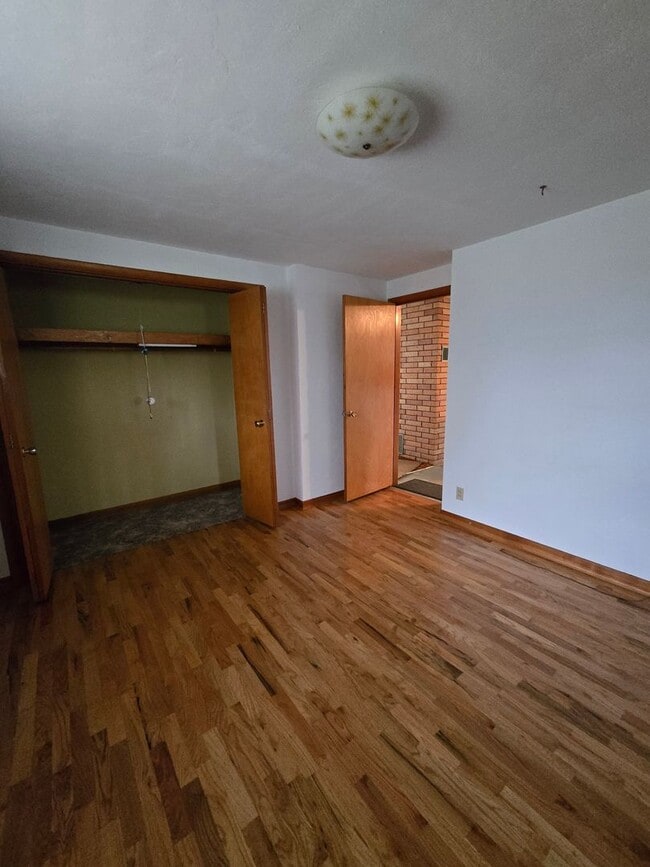 Building Photo - Pet Friendly 3 Bed / 2Bath Home with 2 Garages, Open Air Covered Storage, Large Open Yard, and more!