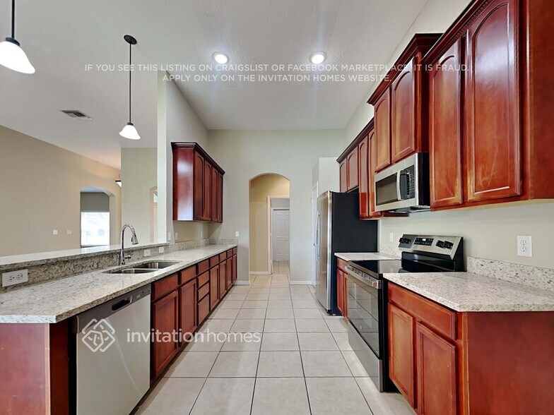 Building Photo - 12911 Cattail Shore Ln