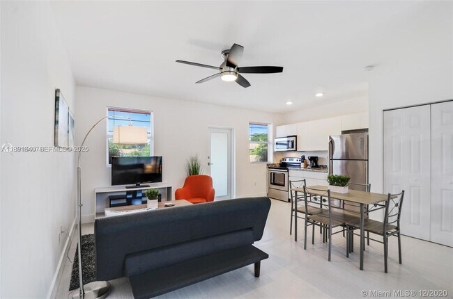 Building Photo - 2601 NW 1st Ave