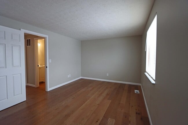 Building Photo - 5740 Vestry Ct