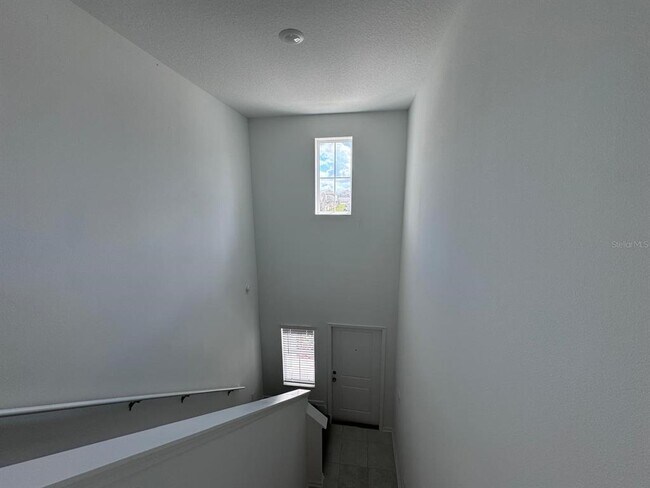 Building Photo - 1033 Waterfall Blvd