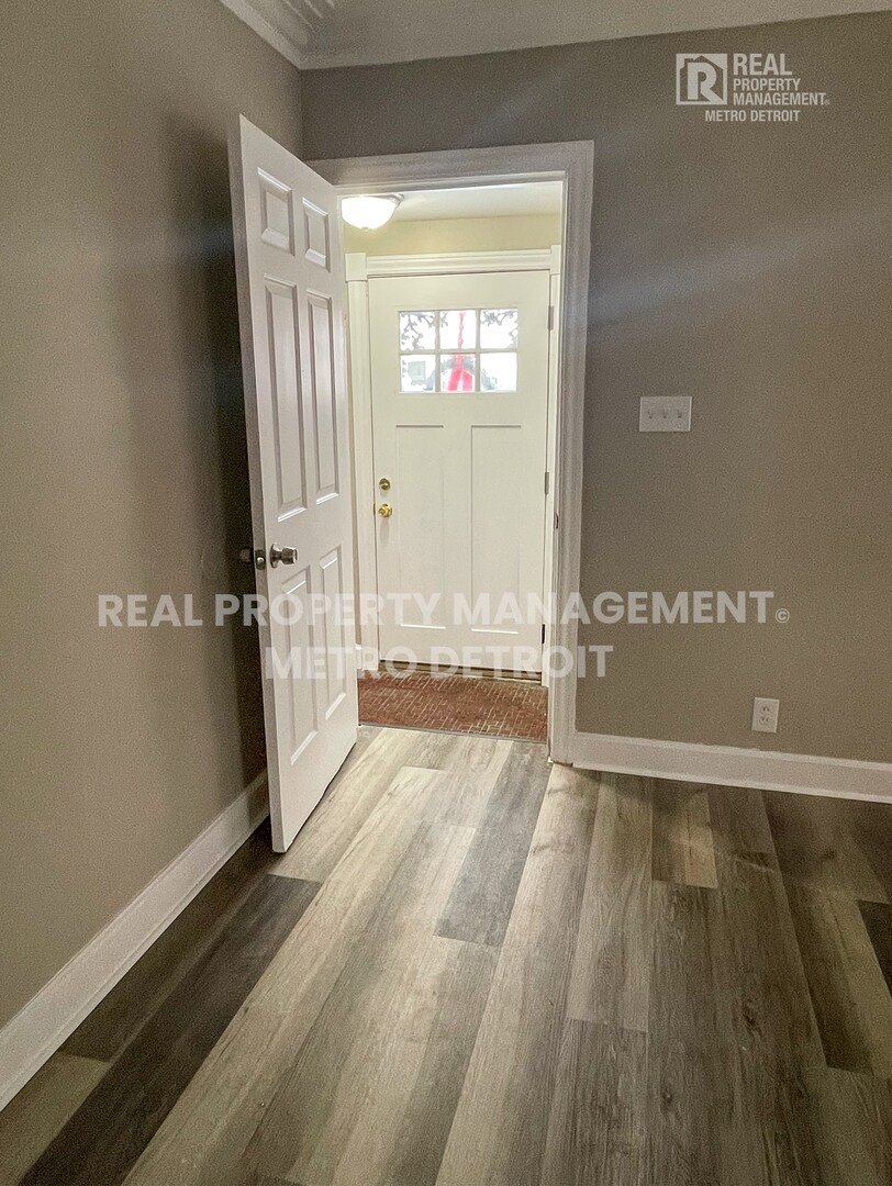 Building Photo - 16210 Ferguson St