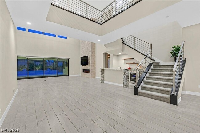 Building Photo - 65 Garibaldi Wy