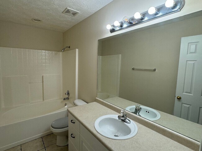 Building Photo - Prattville Home