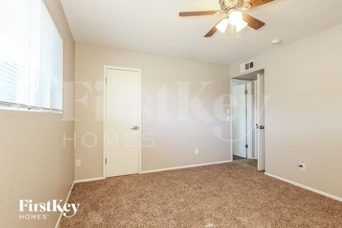 Building Photo - 11438 N 44th Ave