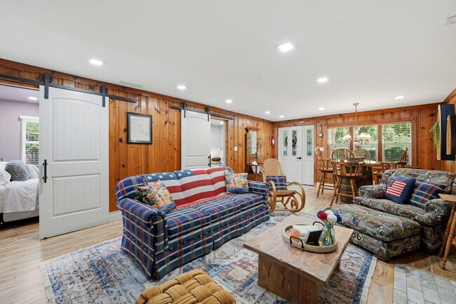 Building Photo - 34500 S Lakeside Terrace