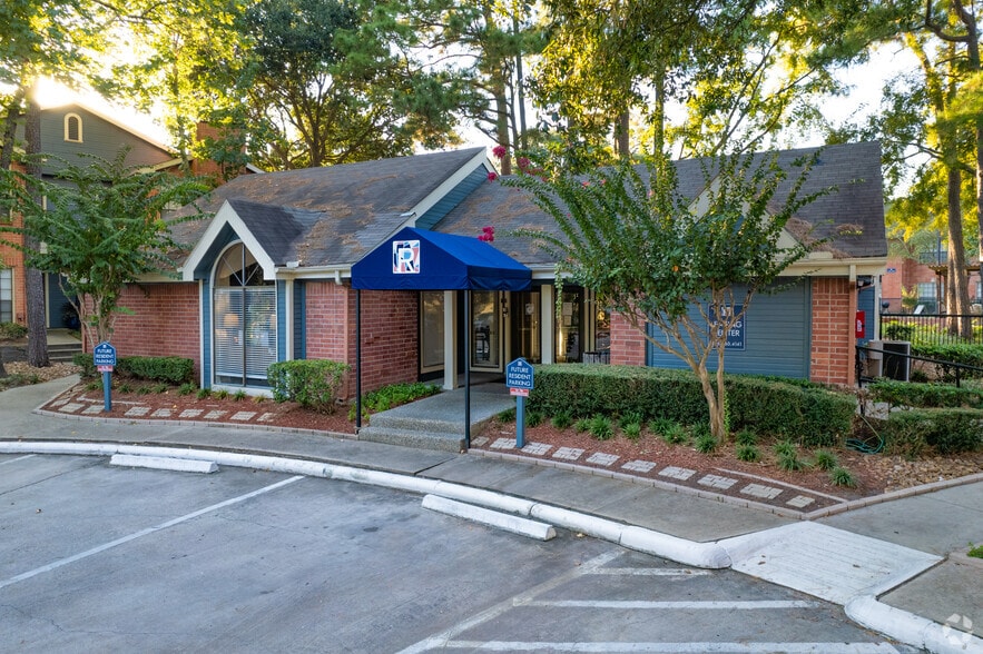 Primary Photo - The Reston Apartments