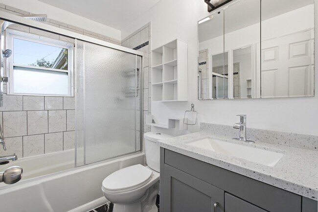 Building Photo - 8885 Cardwell St