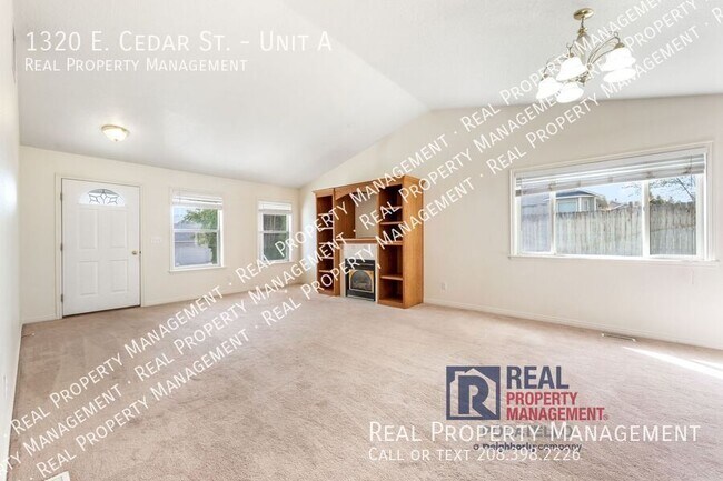 Building Photo - 1320 E Cedar St