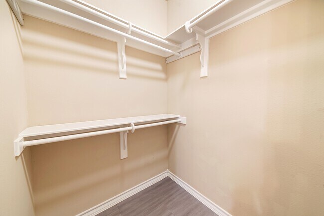 Building Photo - 120 Tranquilo Dr