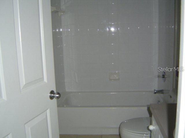 Building Photo - 235 Goldenrain Dr