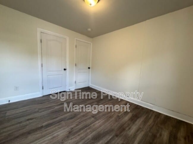 Building Photo - 120 N Conococheague St