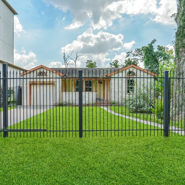 Primary Photo - 1510 Tarley St
