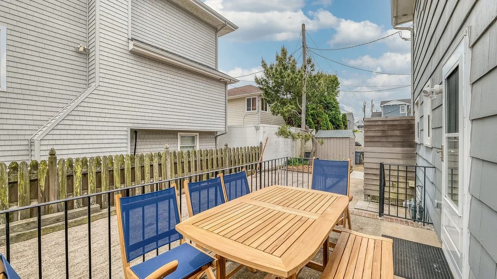 Building Photo - 108 S Newark Ave