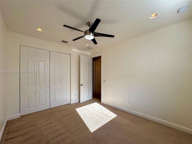 Building Photo - 11894 Fox Hill Cir