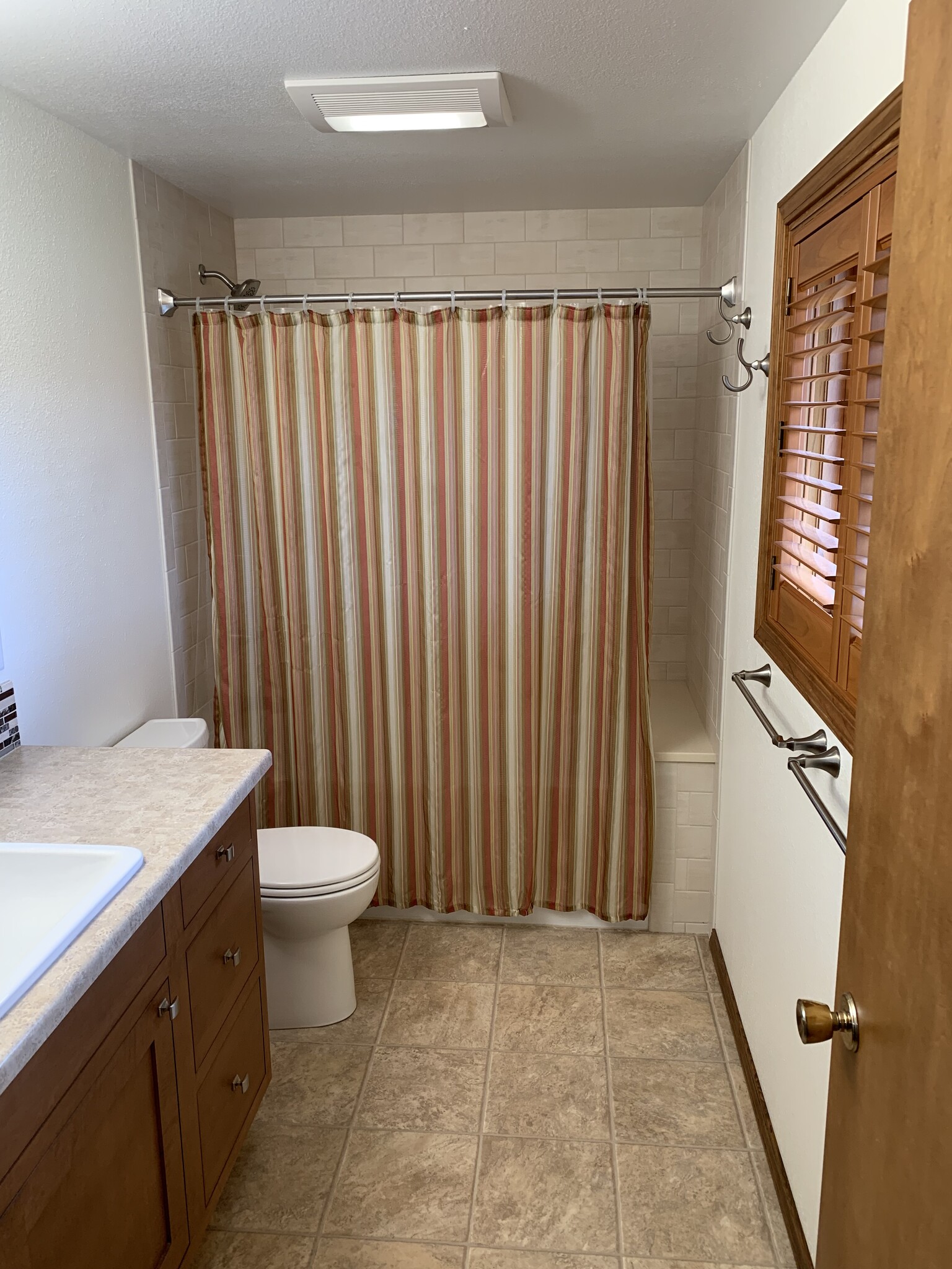 Master Bathroom - 3404 S Loretta Dr