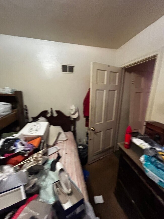 Building Photo - 8554 Oriole Ave